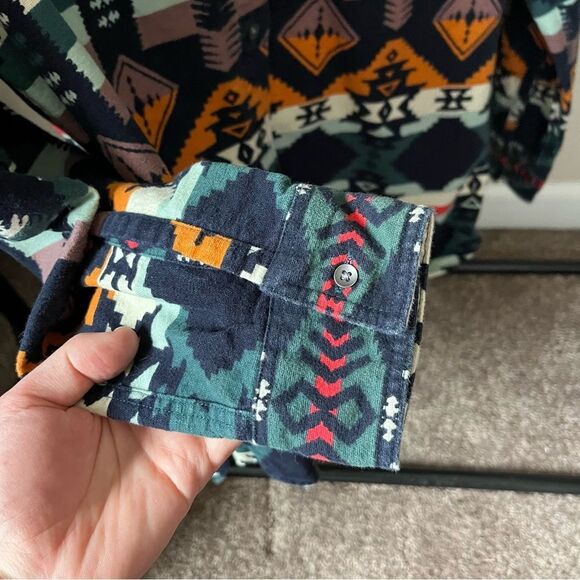 Woolrich Women’s Small Aztec Button-down Shirt - Picture 4 of 7